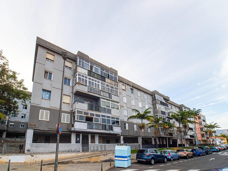 Foto 0f5671d1-a0a3-4d40-a146-406bd65c4477. Flat in Chimisay - Las Delicias - Miramar Santa Cruz de Tenerife