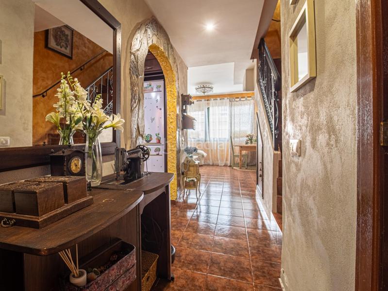 Foto 30f80ddf-0498-4436-a292-50c304a3fc16. Semi detached house with parking in La Gallega Santa Cruz de Tenerife