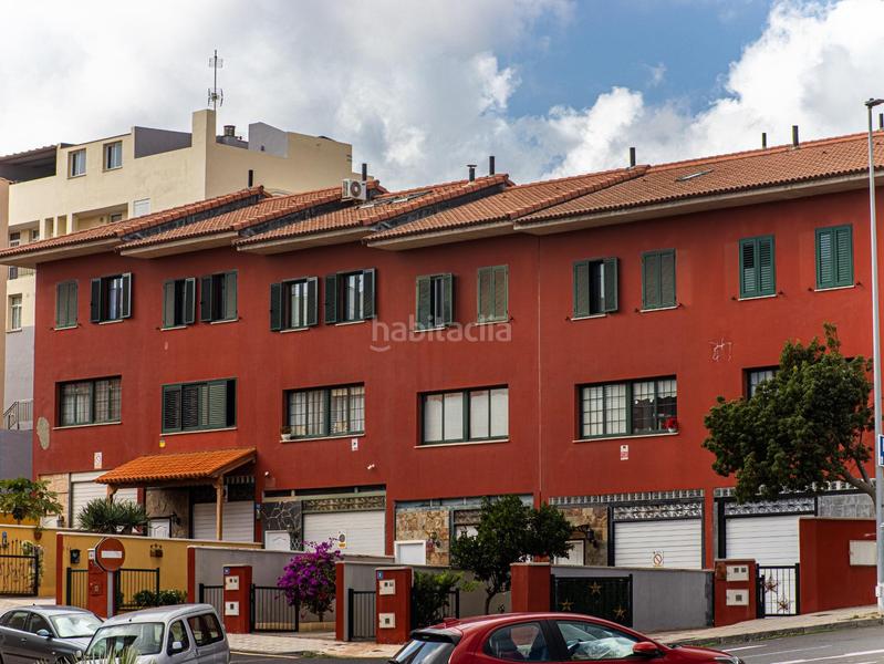 Foto 4b3713b8-f0fe-4ecd-bca7-30692fdf9f46. Semi detached house with parking in La Gallega Santa Cruz de Tenerife