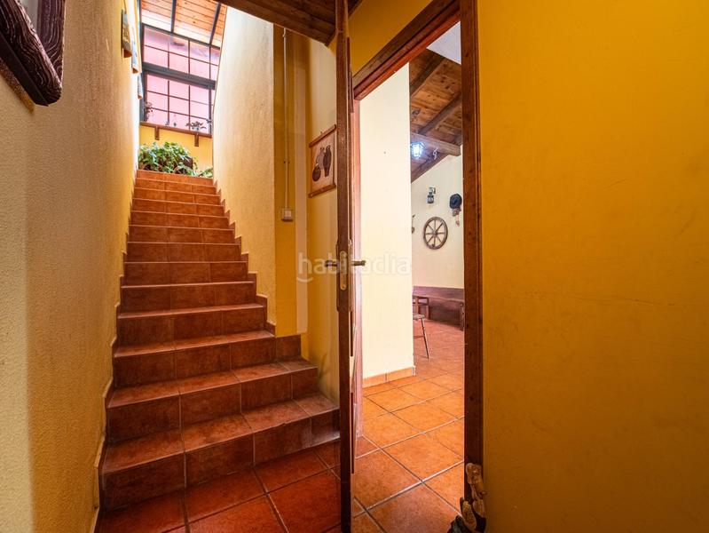 Foto 76a306f7-0fc6-4dd3-8264-5bbbcbfb5a97. Semi detached house with parking in La Gallega Santa Cruz de Tenerife