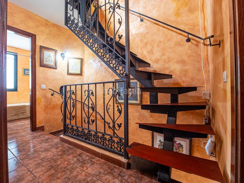 Foto bef0e417-0d9c-4cf6-9129-7943c53e681e. Semi detached house with parking in La Gallega Santa Cruz de Tenerife