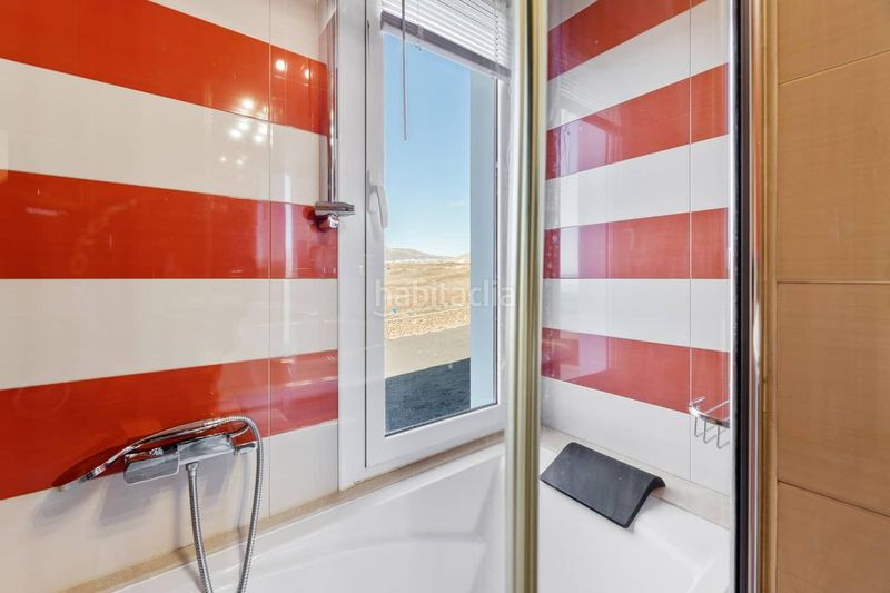 Foto 140117da-fc19-432c-b04e-19a99e3ef78e. Xalet amb aparcament piscina a Tías pueblo Tías