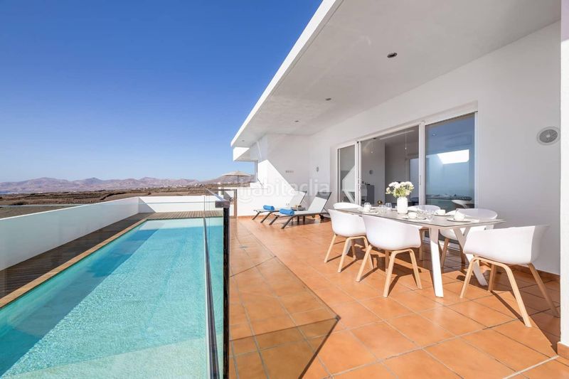 Foto 2ffe7ff1-982b-47f4-8587-ffa99357e2f9. Xalet amb aparcament piscina a Tías pueblo Tías