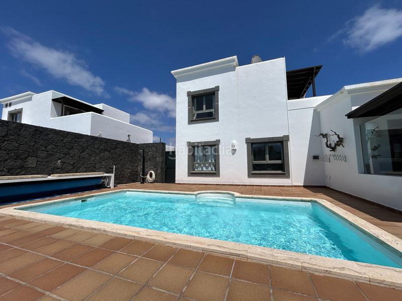 Foto b6eaa23a-d9da-4c61-8613-c7a56db76008. Xalet amb aparcament piscina a Playa Blanca Yaiza