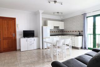 Pis a Argana Alta - Maneje. Amplio piso en venta en argana, arrecife  lanzarote