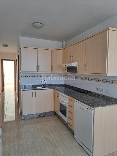 Foto 04ca7178-7477-41a1-9e3b-c9af5bb4f0ce. Piso luminoso piso en planta alta con azotea privada en santa coloma, en Arrecife
