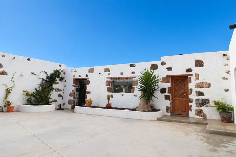 Foto 30b47eb5-ac4f-40de-b504-eae8b5c5908d. Casa amb aparcament a Yaiza pueblo Yaiza