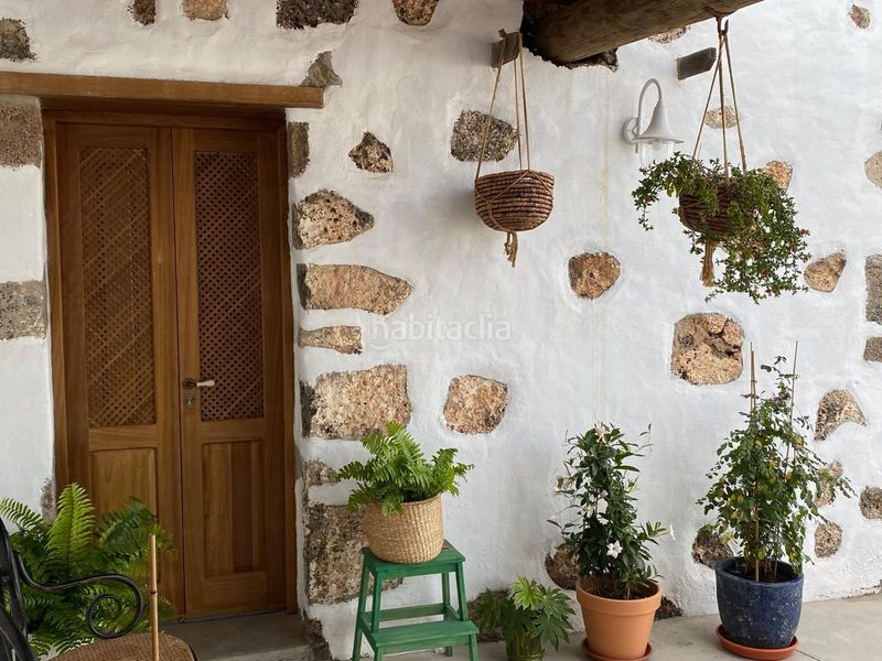 Foto 3aa985fc-2802-4f21-8533-a0345046504a. Casa amb aparcament a Yaiza pueblo Yaiza