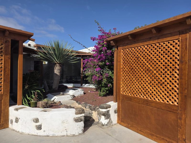 Foto 9f83e9cc-6f8c-4c64-bb20-92e51850076e. Casa amb aparcament a Yaiza pueblo Yaiza