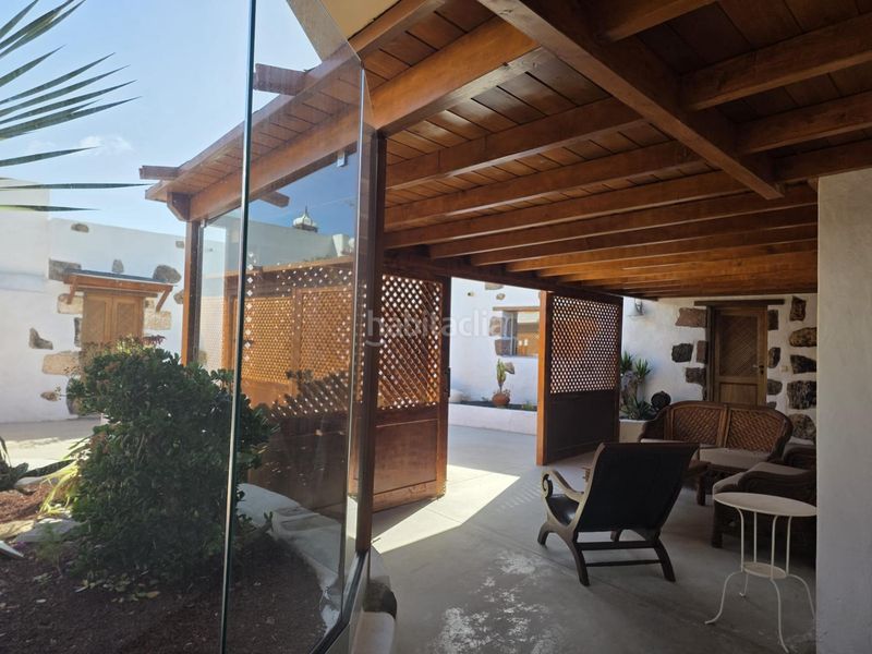 Foto f0125f7d-689d-40b4-b065-800b2da2d007. Casa amb aparcament a Yaiza pueblo Yaiza