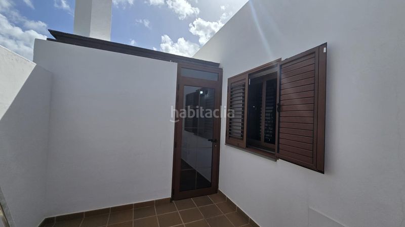 Foto 48471993-bace-4d27-8e3b-79ad307d4f36. Xalet amb aparcament a Tinajo