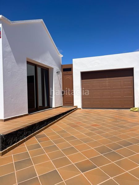 Foto aea743b7-20f7-40d5-80f4-03bcaa0bca7f. Xalet amb aparcament a Tinajo