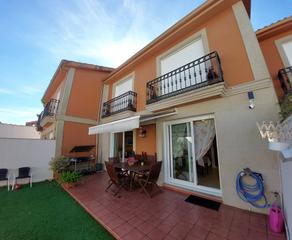 Maison jumelée à Sanxenxo Pueblo. Chalet adosada a 10 minutos del puerto de sanxenxo
