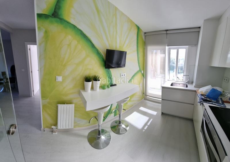 Foto 7d6a92c4-d55b-45a7-beae-758bdb3e3fc6. Rent penthouse with parking in Sanxenxo pueblo Sanxenxo