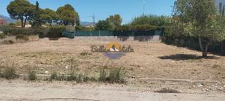 Terreny residencial a Les Tres Cales. Parcela cerca del mar