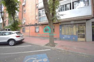 Locale commerciale in Calle Eduardo Pascual y Cuellar