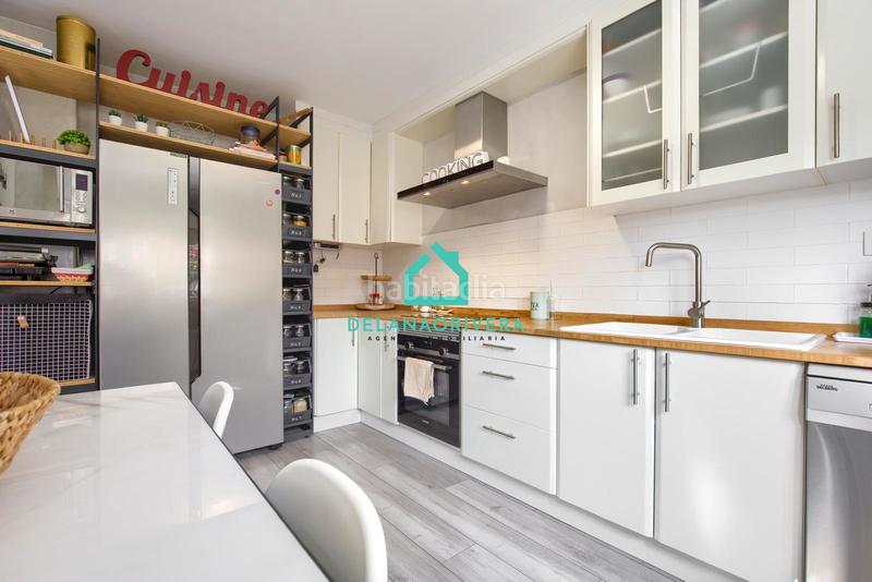 Foto 17849eaf-b5e7-452a-9bd5-0dee1f56887d. Maison jumelée avec cheminée chauffage parking piscine dans Meco