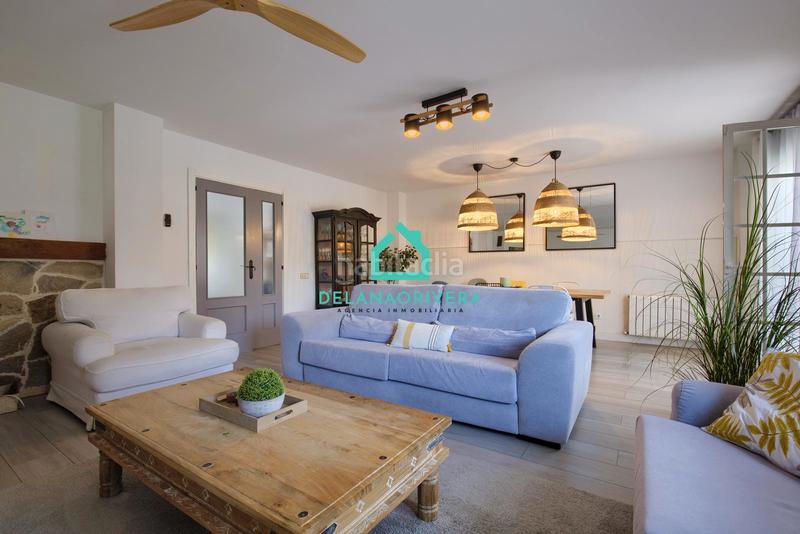 Foto f6da7f99-11a1-4f3e-85d2-1ddc8b6189ea. Maison jumelée avec cheminée chauffage parking piscine dans Meco