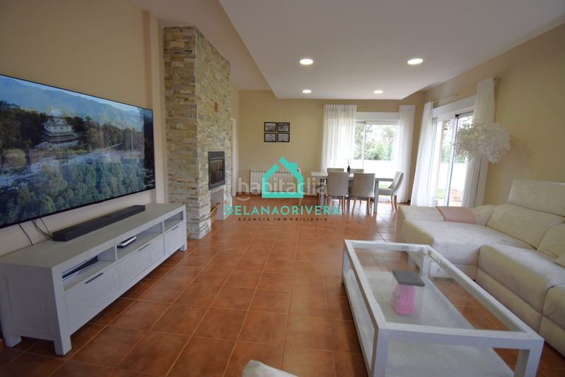 Foto 47f6ac84-3fa2-490e-b6c8-637f07c7bae0. Xalet amb xemeneia calefacció aparcament piscina a Uceda