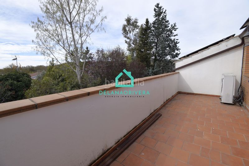 Foto a50e63b1-8d15-4b58-8c00-a62aaf0fe51a. Xalet amb xemeneia calefacció aparcament piscina a Uceda