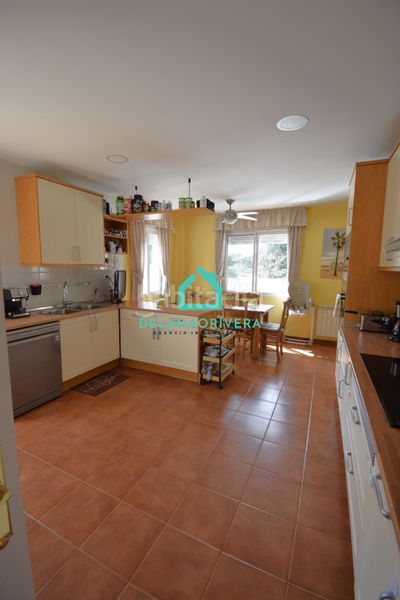 Foto d83f6571-3be7-4799-8d82-ecce3261c16b. Xalet amb xemeneia calefacció aparcament piscina a Uceda