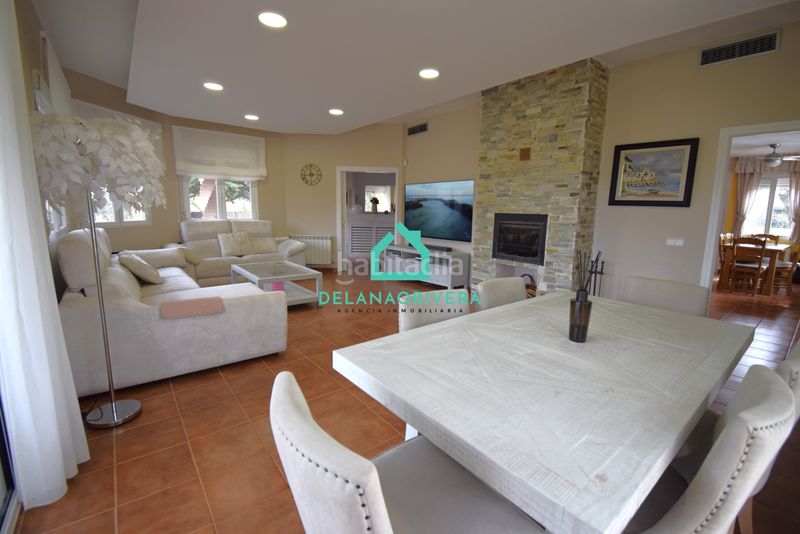 Foto dc407ca3-6b5d-4384-8e2f-da6d9d84ad70. Xalet amb xemeneia calefacció aparcament piscina a Uceda