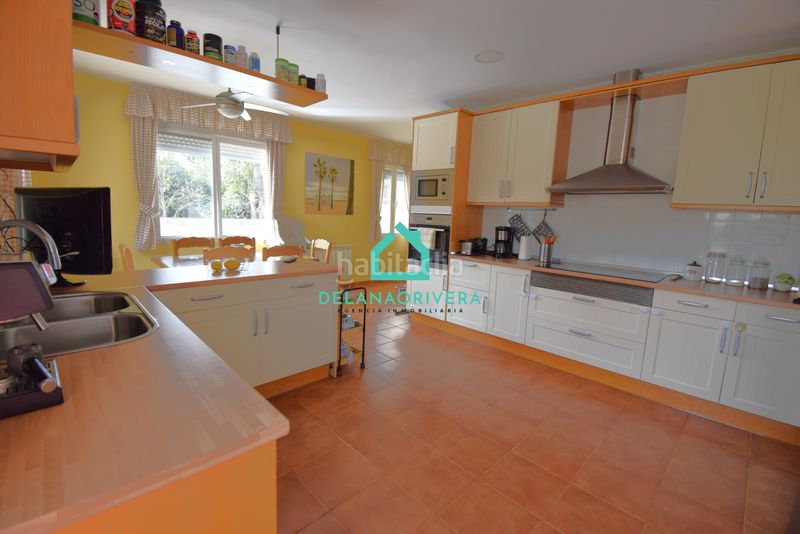 Foto e0bd929a-34e5-4ca0-8483-3063b7123584. Xalet amb xemeneia calefacció aparcament piscina a Uceda