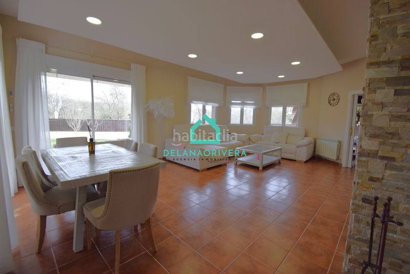 Foto efbf8103-02c8-46b8-8e1d-0008b0acdd31. Xalet amb xemeneia calefacció aparcament piscina a Uceda