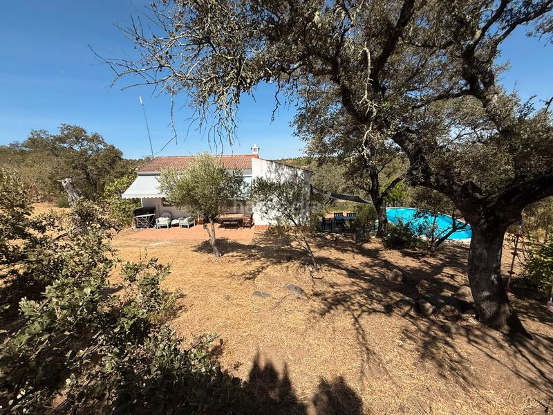 Foto 01b7da79-a108-43b0-9a70-71f9921f1afd. House with fireplace pool in Castilblanco de los Arroyos