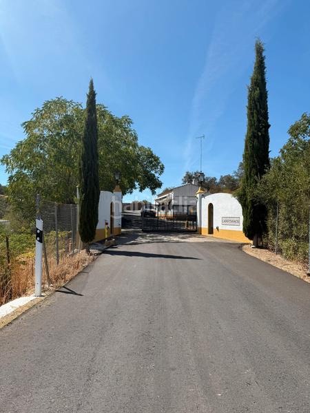 Foto f0ca76ee-1093-447f-8c1d-56ddd5542324. House with fireplace pool in Castilblanco de los Arroyos