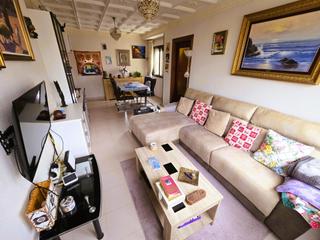 Apartament  Calle islandia. Luminoso apartamento de esquina en benidorm, con piscina y cerca