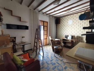 Casa adossada a Callosa d´en Sarrià. Gran oportunidad de inversión en callosa!