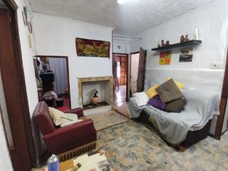 Casa adossada a Callosa d´en Sarrià. Magnífica oportunidad de inversión en callosa den sarriá