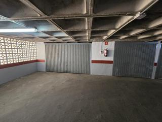 Aparcament cotxe a Mirador 5. Amplio garaje doble cabinado en esquina con fácil acceso en beni