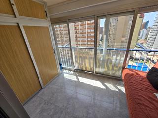 Apartament a Invierno 7. Apartamento en benidorm cerca del centro y la playa, con piscina