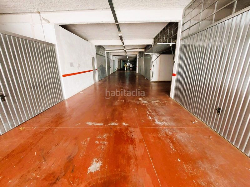 Foto c2684021-91e8-4ebb-abc2-1bac628445a8. Aparcament cotxe a Playa Levante Benidorm