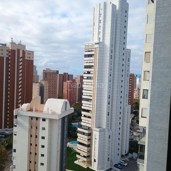 Foto 3ce7f340-4ea0-48f2-9098-d6d31a86df92. Pis amb aparcament piscina a Levante Alto Benidorm