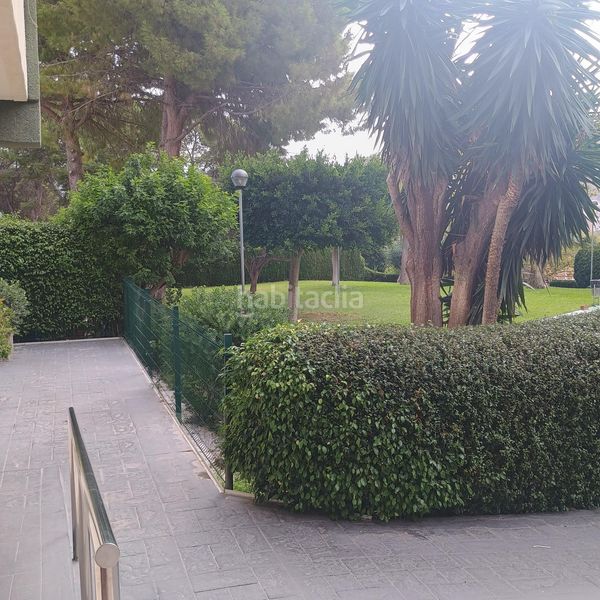 Foto e2a54fe2-9e72-4615-9e08-3092cbdf3f6e. Pis amb aparcament piscina a Levante Alto Benidorm