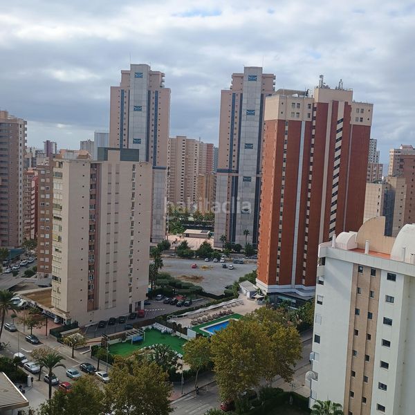 Foto e42003eb-b2d1-4011-a2e5-3da1dd40f616. Pis amb aparcament piscina a Levante Alto Benidorm