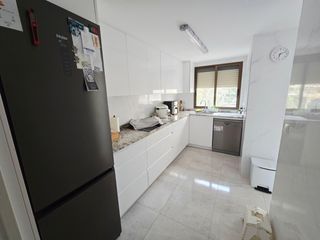 Miete Etagenwohnung  Calle ibiza 2. Espectacular piso de temporada en benidorm amplio, luminoso y a