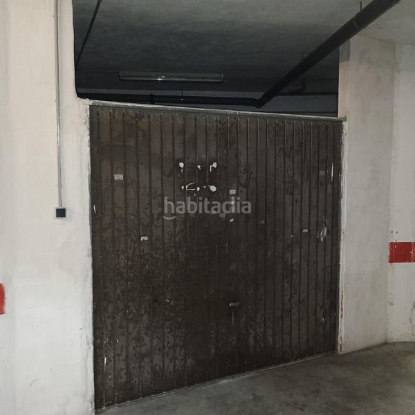 Foto 42235f4b-d230-4dac-9991-d14bae39cd23. Aparcament cotxe a Playa Levante Benidorm