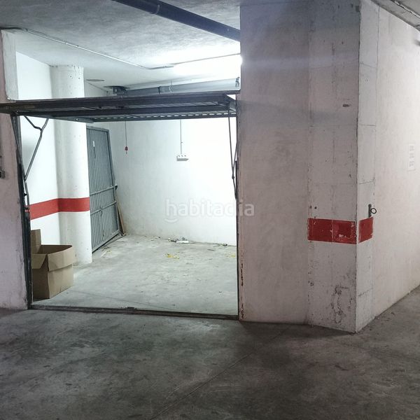 Foto eff6ae16-6dcd-45d6-b11d-561ff8f46c34. Aparcament cotxe a Playa Levante Benidorm