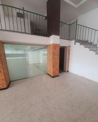 Local Comercial a Pueblo-Ubanizaciones. Local en lalfas del pi