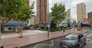 Aparcament cotxe a Calle invierno 3. Garaje de raya a un paso del centro de benidorm en sotano de gar