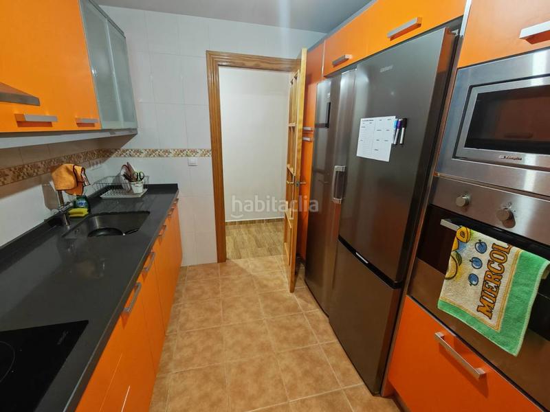 Foto 6a8b6a5a-094a-4525-86b9-ca24f0643289. Pis amb calefacció aparcament a Láchar