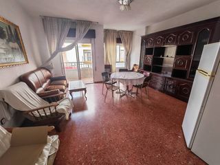 Pis a Huétor Tájar. Piso 3 habitaciones en el centro