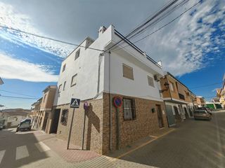 Maison  Calle jaén. Casa en esquina con garaje y terraza