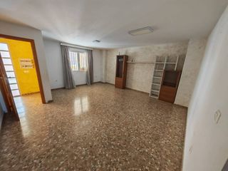 Casa a Huétor Tájar. Gran casa adosada 4 dormitorios y gran garaje