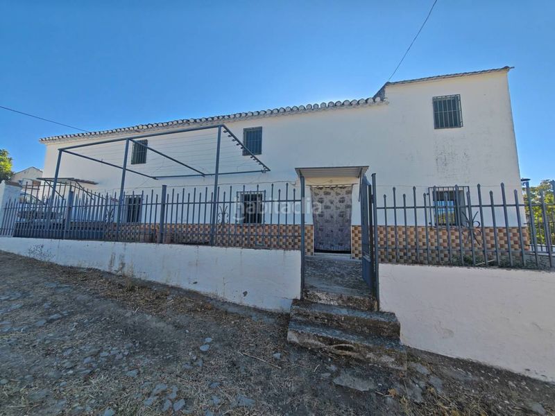 Foto d27ed299-8fcd-4b36-b42a-fa28541de75e. Masia amb aparcament a Loja