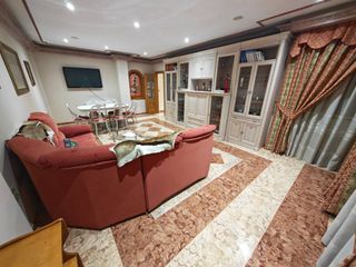 Casa a Villanueva Mesía. Bloque de tres pisos en villanueva mesia